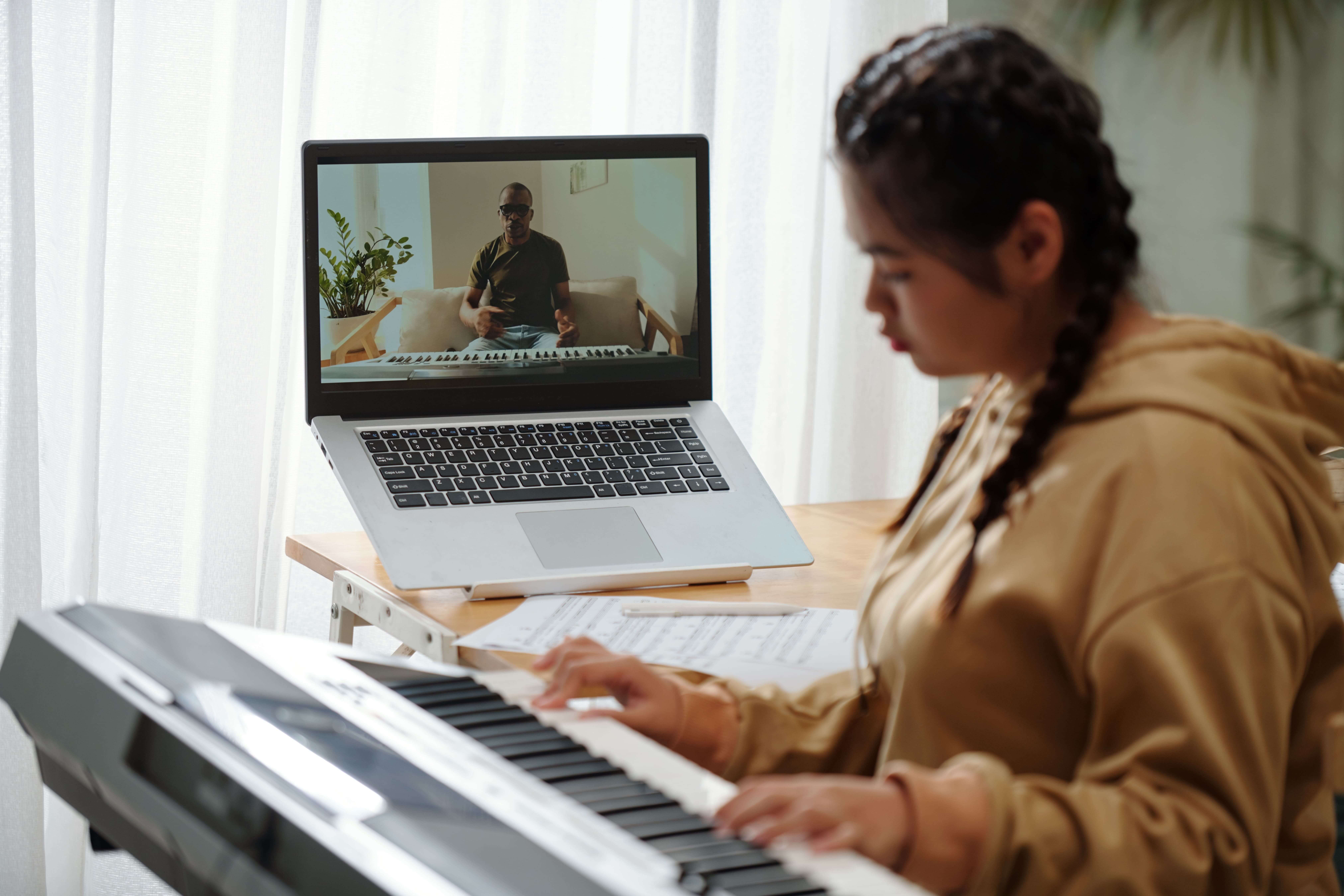 Online music lesson | MOOZ